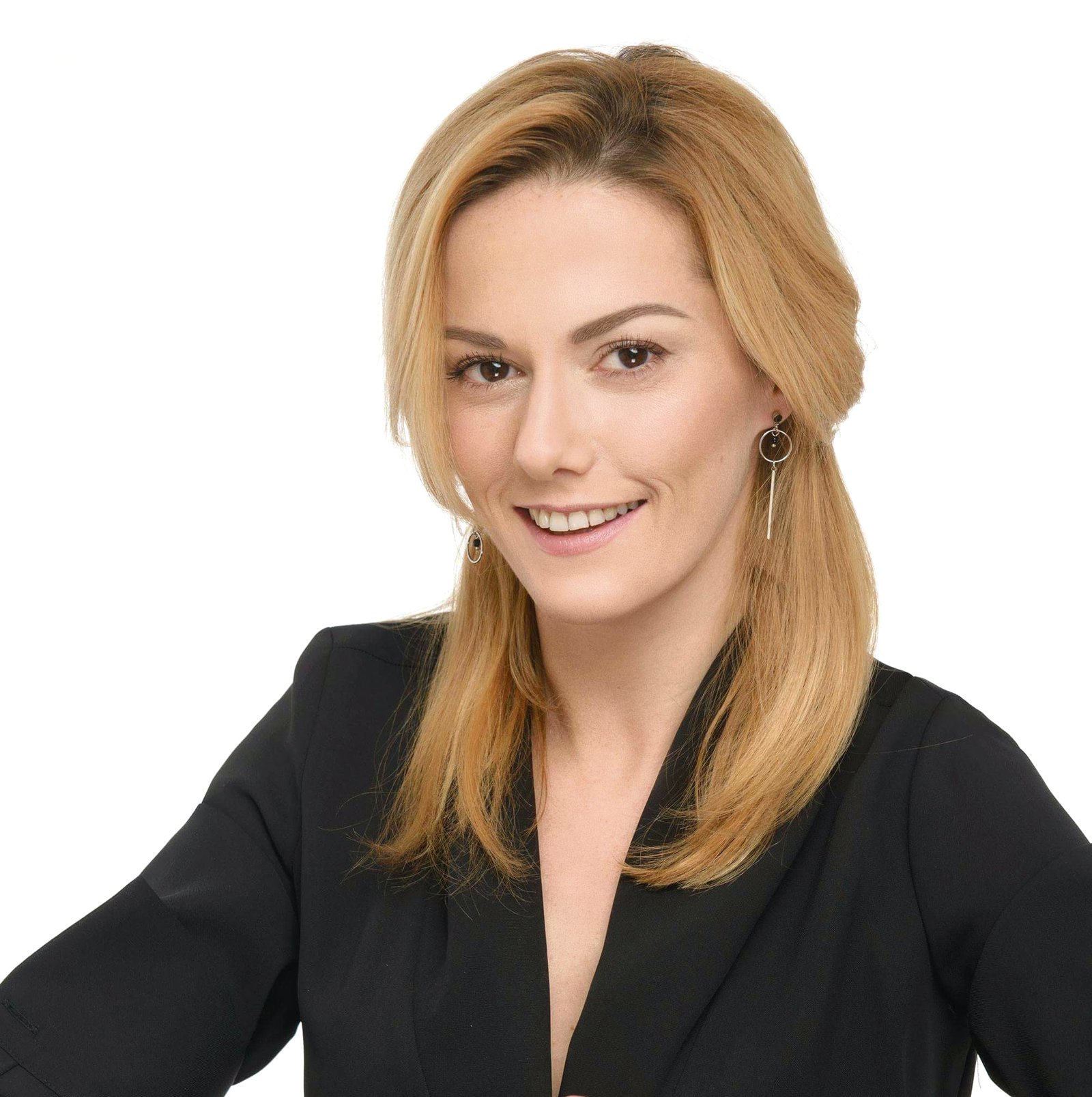 Анна Пекер
